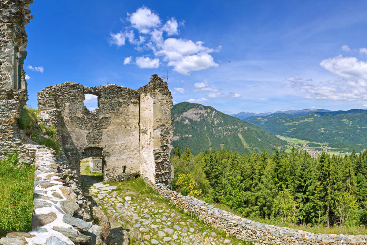 Blick von der Ruine Steinschloss ins Murtal